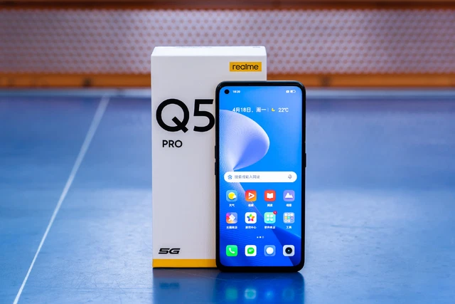 realme Q5 Pro