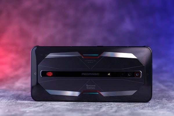 nubia-red-magic-6-12gb-256gb-moi-fullbox-1.jpg nubia-red-magic-6-12gb-256gb-moi-fullbox-1.jpg