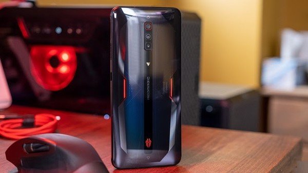 nubia-red-magic-6-12gb-256gb-moi-fullbox-7.jpg nubia-red-magic-6-12gb-256gb-moi-fullbox-7.jpg