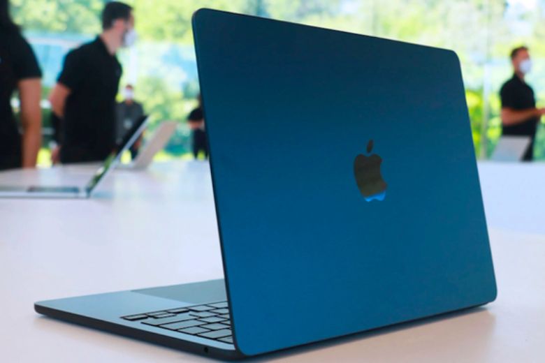 so-sanh-macbook-air-m2-va-pro-m2 gia ban